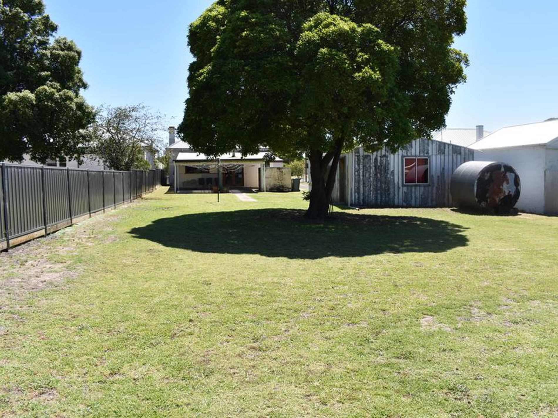 9 Main Street, Millicent