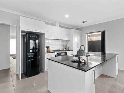 62 Lockhart Crescent, South Guildford