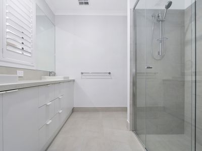 13 AXFORD BOULEVARD, Wodonga