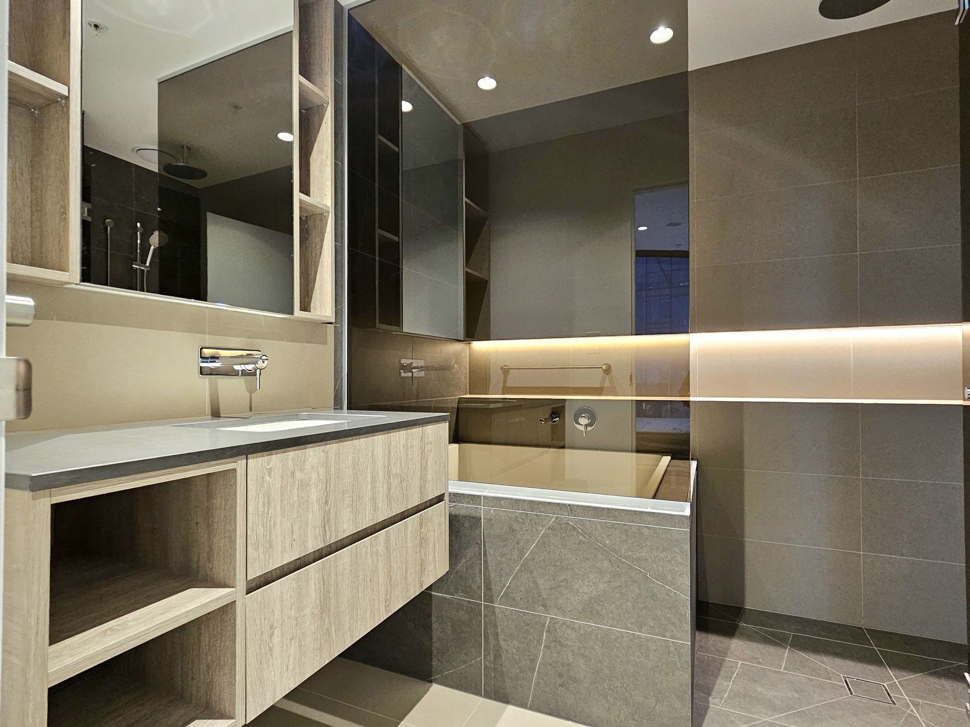 6008 / 648 Lonsdale Street, Melbourne