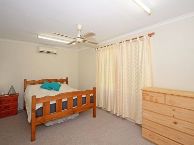 6 TURRUM STREET, Scarness