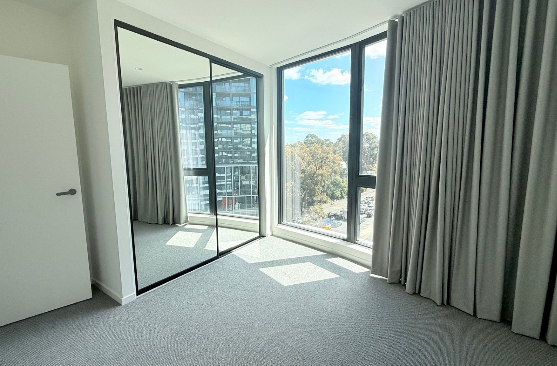 609 / 32 Palmerston Crescent, South Melbourne