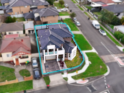 22 Rhodes Avenue, Guildford