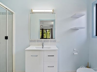 6 Frangipani Drive, Lammermoor