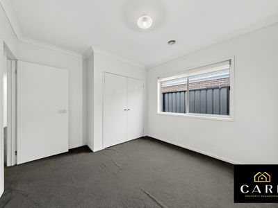 18 Arbourlea Boulevard, Cranbourne North