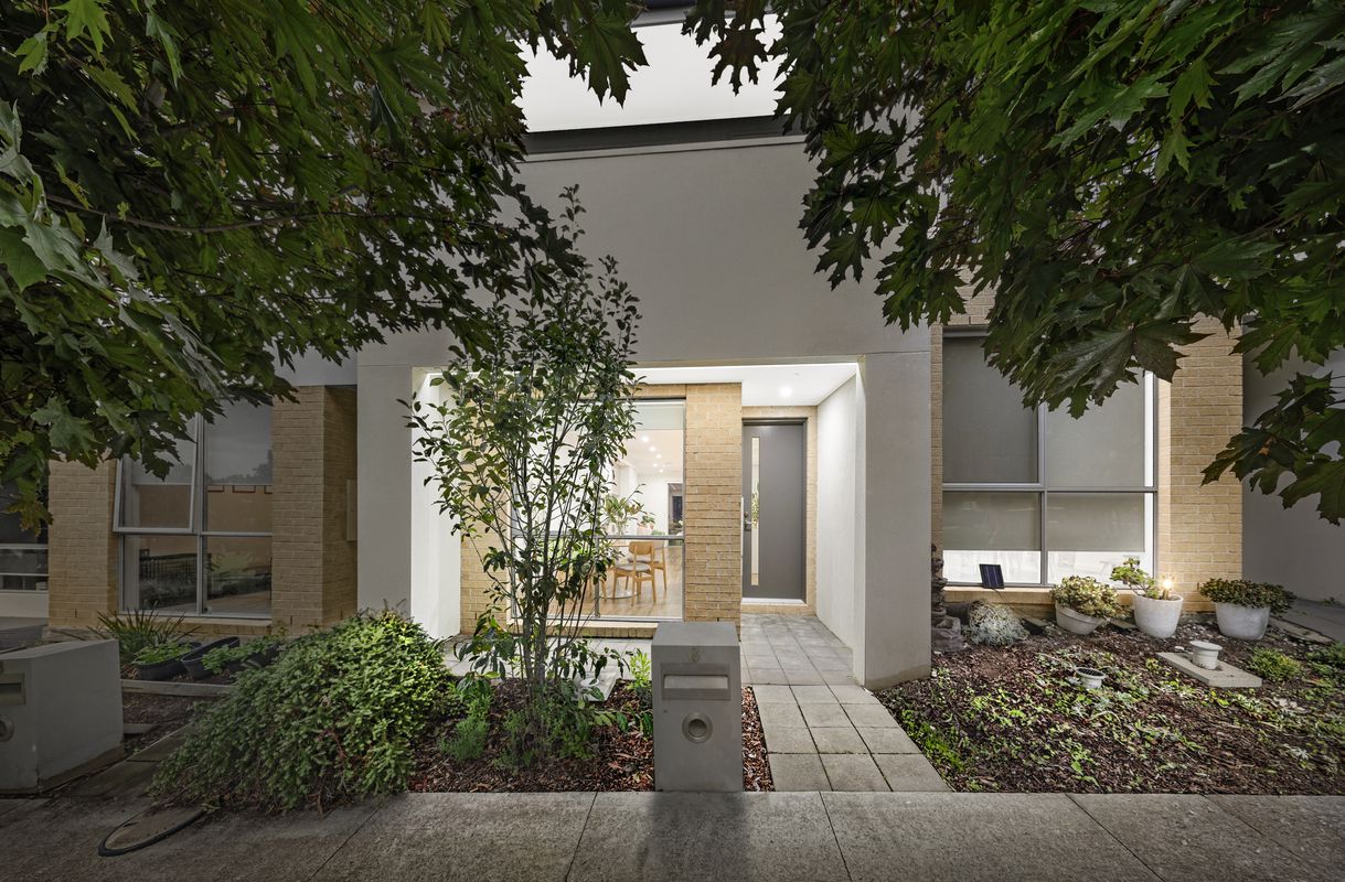 6 Ely Walk, Craigieburn