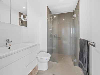 10414 / 320 MacArthur Avenue, Hamilton