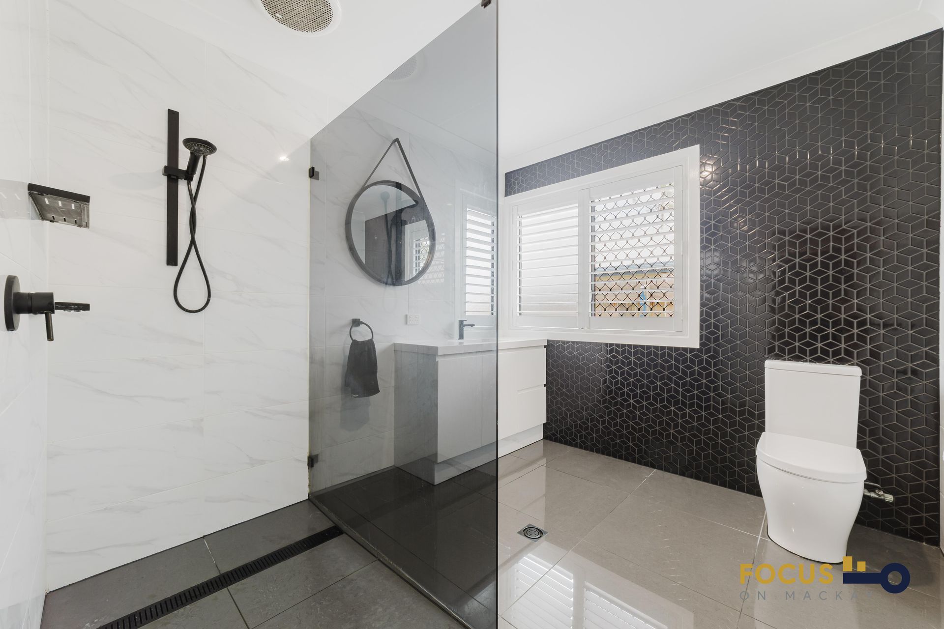 5 Kensington Court, Glenella