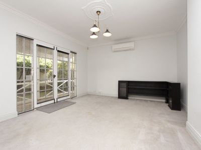 2 / 19 Kitchener Avenue, Burswood