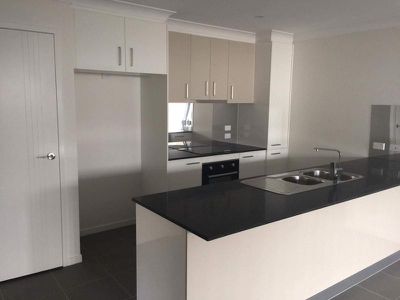 2 / 23 Firestone Avenue, Pimpama