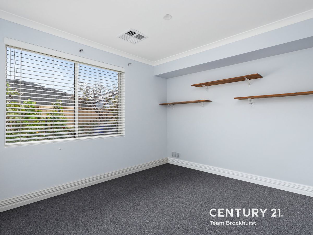 21 Pomera Drive, Byford