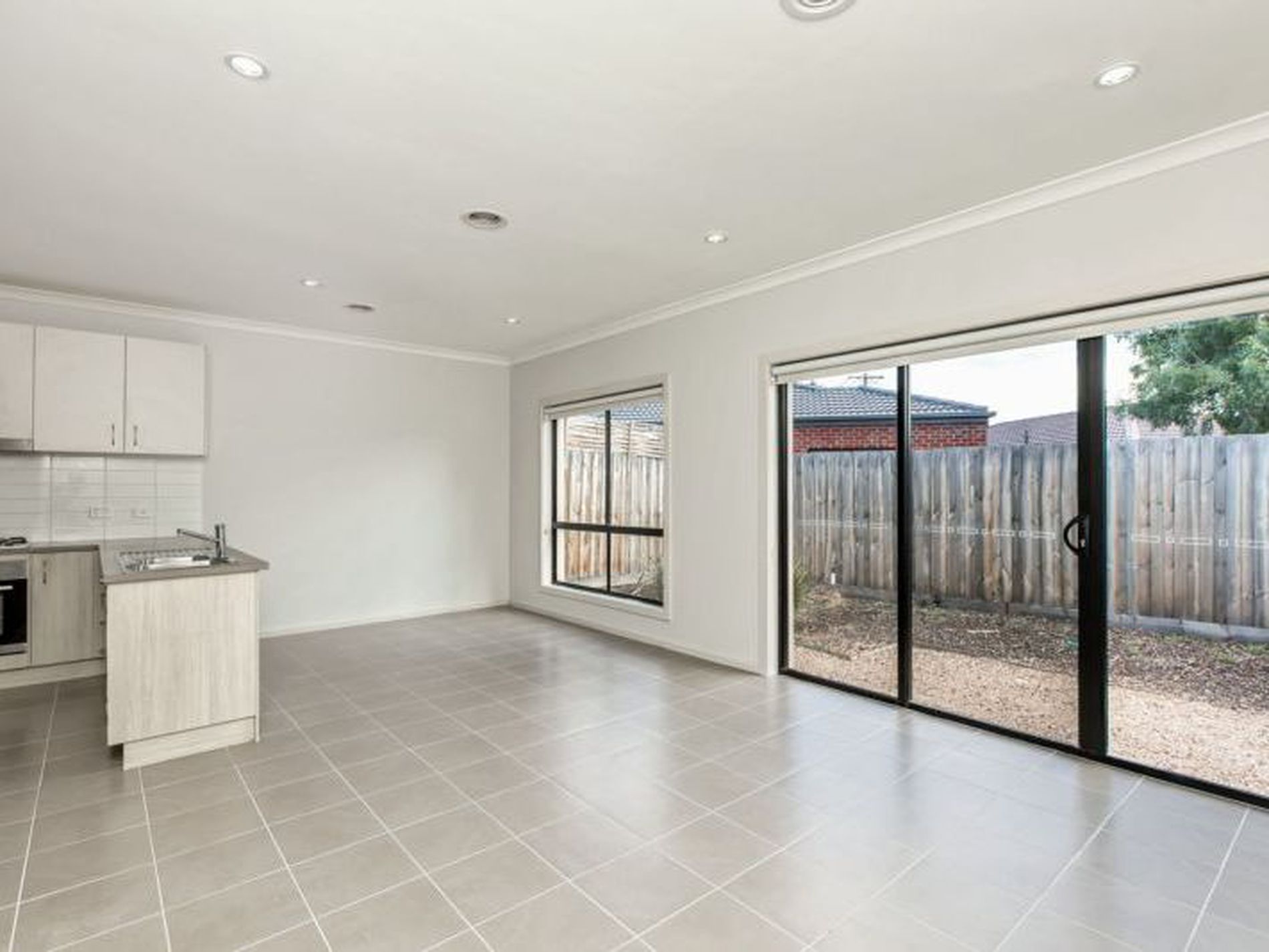 9 / 49-55 Rosella Avenue, Werribee