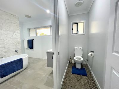 303 Acaciavale Road, Breddan