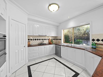 16  Barina Road, Glen Iris