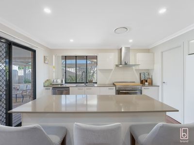 37 Grasstree Avenue, Woongarrah