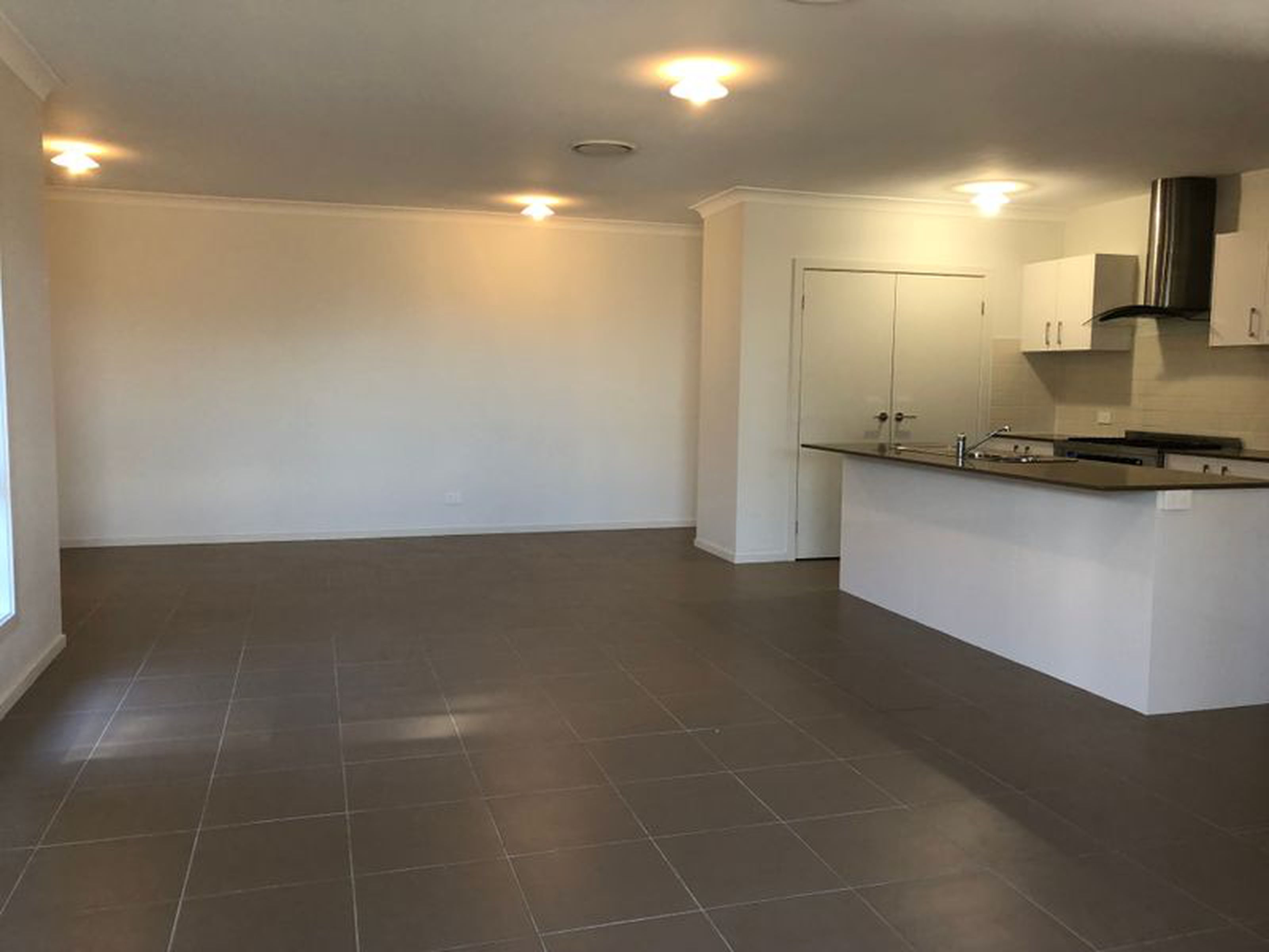 7 James Riley Drive, GLENMORE PARK
