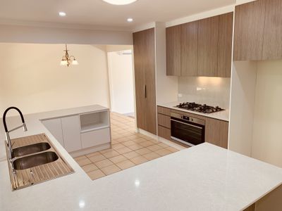 1 Jenny Close, Elermore Vale
