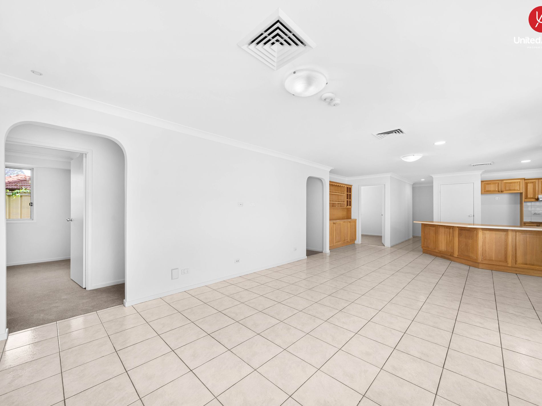 85 EDINBURGH CIRCUIT, Cecil Hills