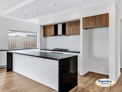 4 Groton Street, Manor Lakes