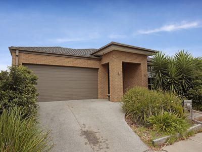 4 Embleton Avenue, Tarneit