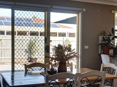 5 Chatham Close, Cranbourne East