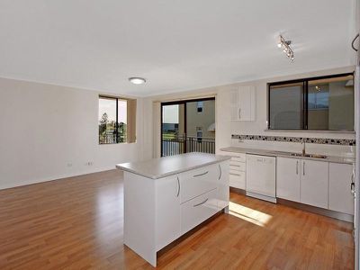 9 / 2 Hinton Street, Wollongong