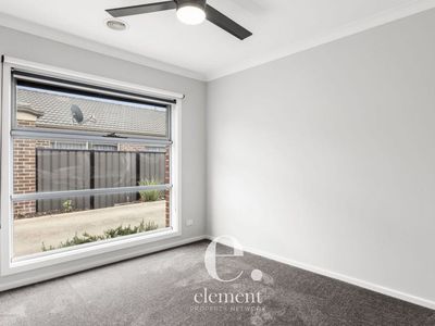 2 / 10 Raymond George Place, Lara