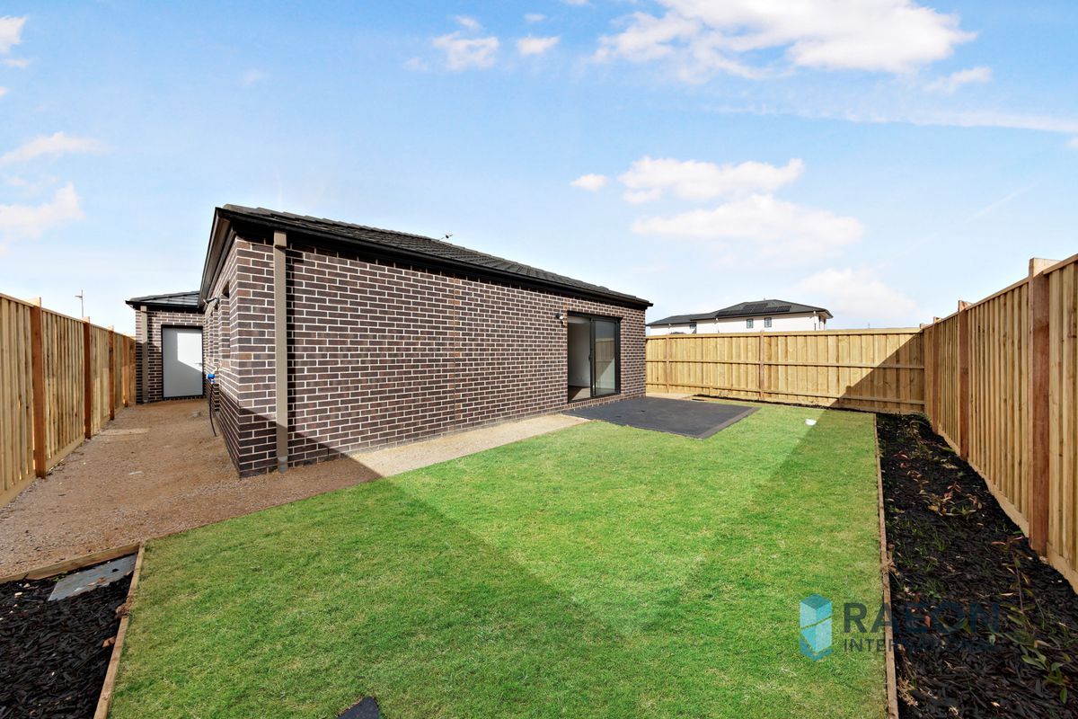 11 Dinner Grove, Tarneit