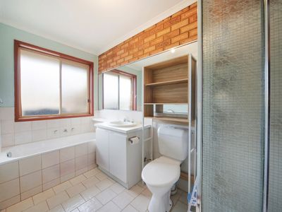 1 / 288 Greaves Street North, Werribee