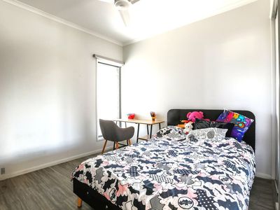 2 Barklya Street, Mount Low