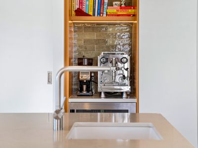 2/2 Seaview Road, Milford