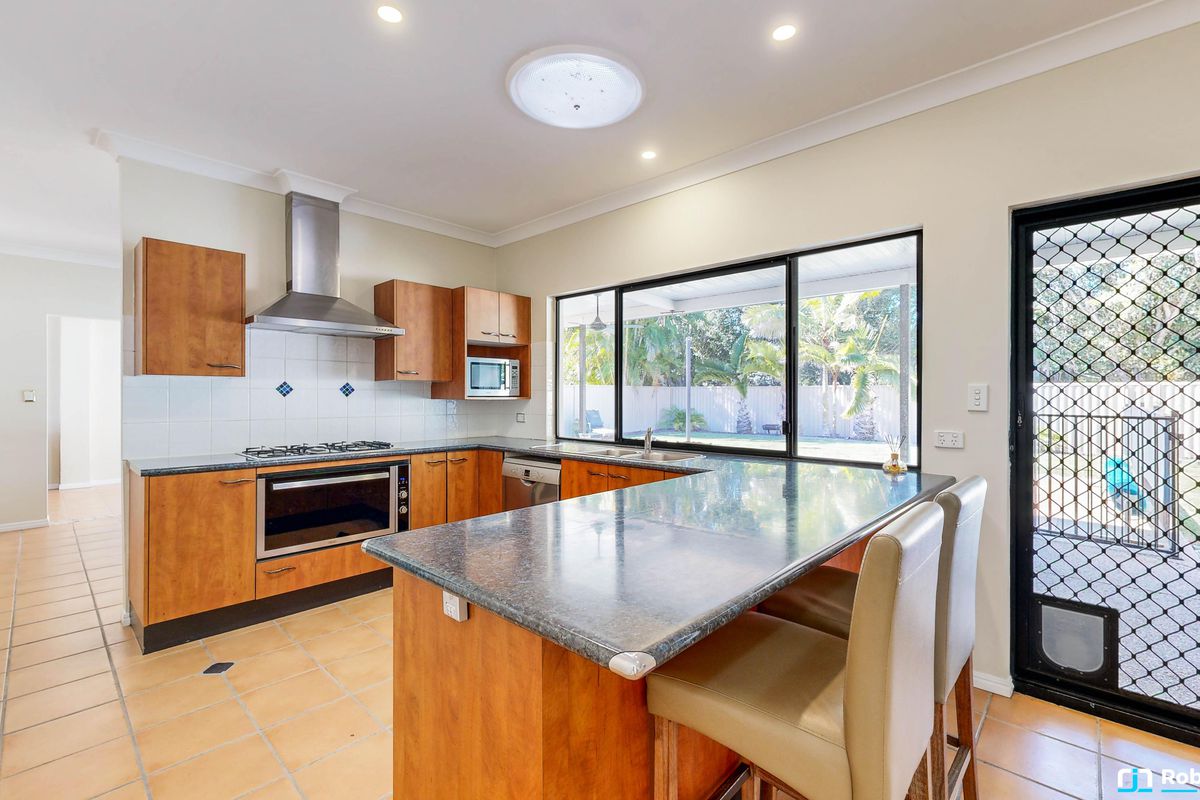 16 Tibrogargan Place, Pelican Waters