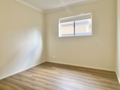 28 Miniata Way, Manor Lakes