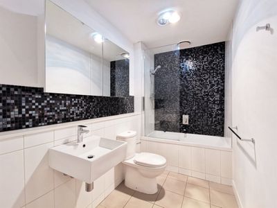 905 / 18 Mount Alexander Road, Travancore