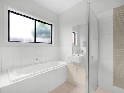 1 / 49-55 Rosella Avenue, Werribee