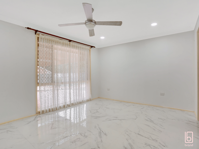 10 Oxford Drive, Lake Haven