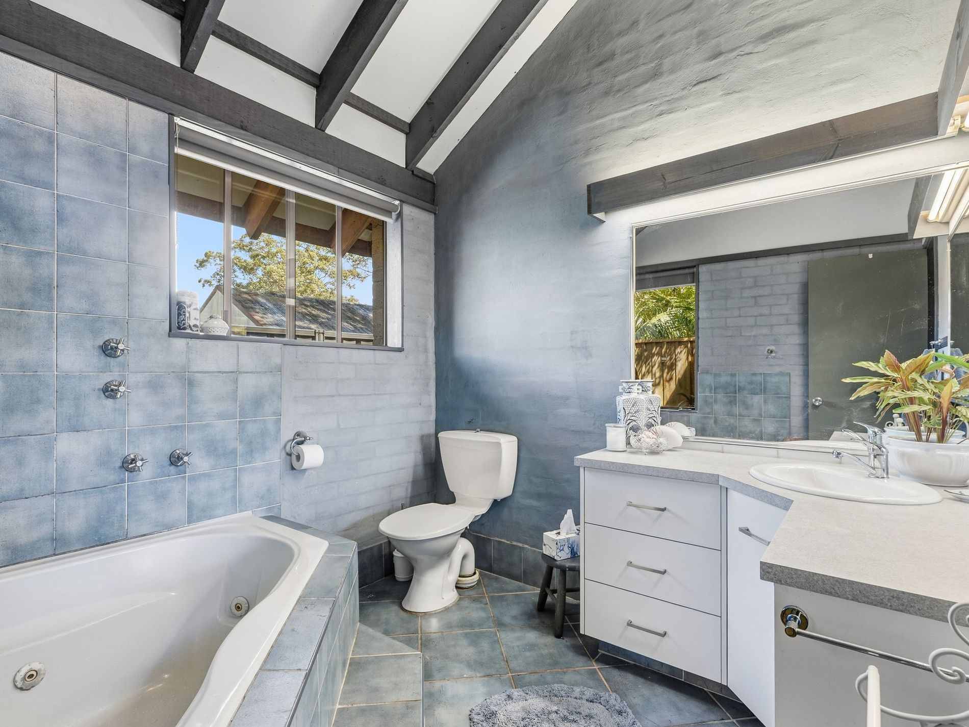 15 Kurrawong Avenue, Hawks Nest