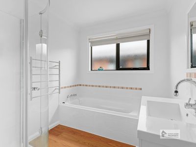 8 Sandy Crescent, Wynyard