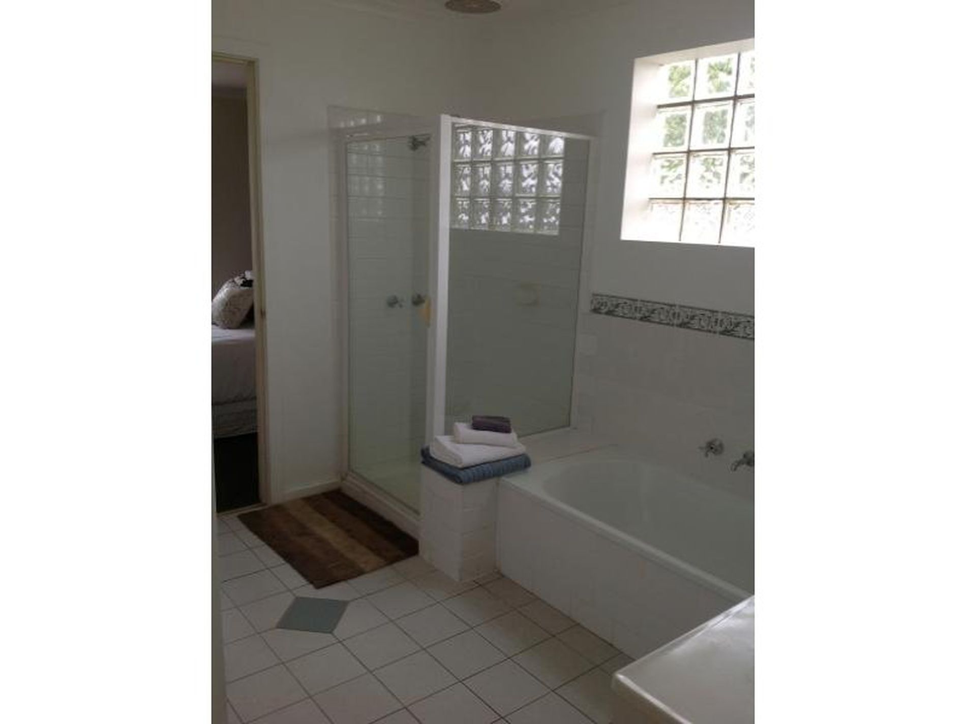 1 Burlington Crescent, Leopold