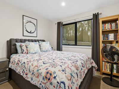 10 Reece Street, George Town