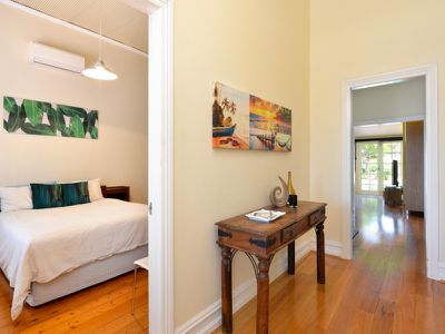 15 Bourke Street, Piccadilly