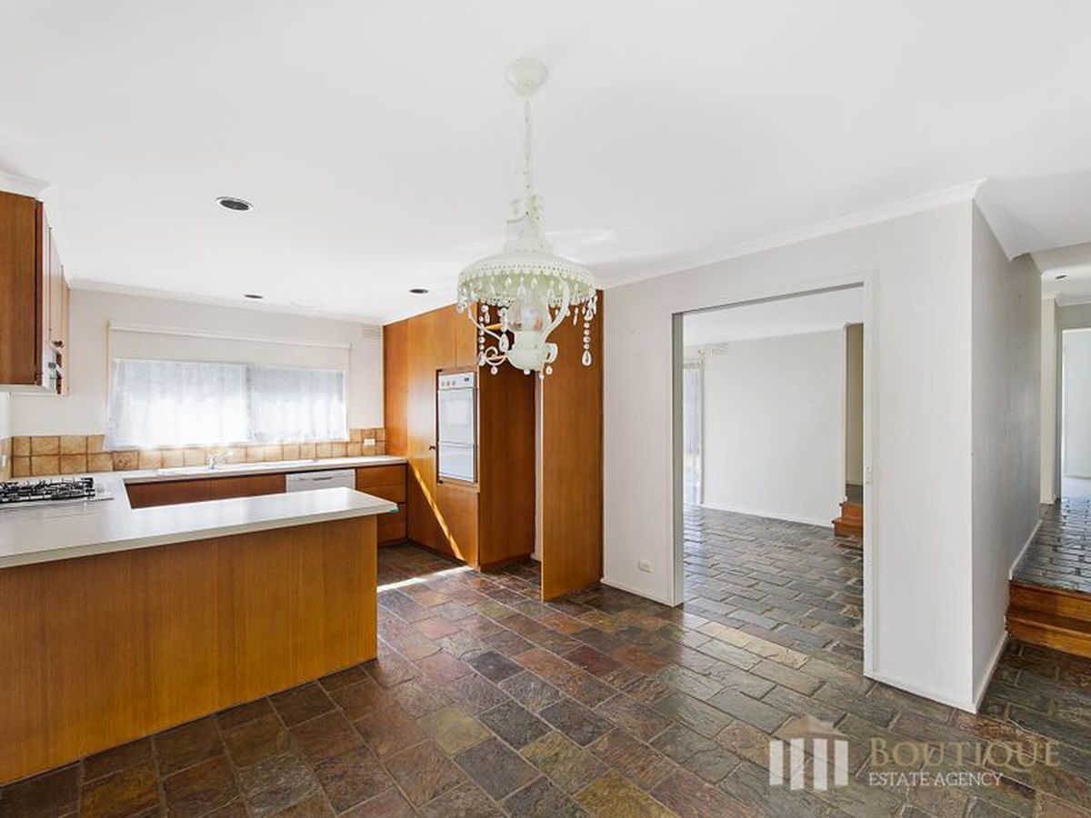 18 Kinkead Crescent, Endeavour Hills