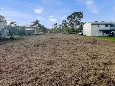 28 Marine Parade, Midge Point