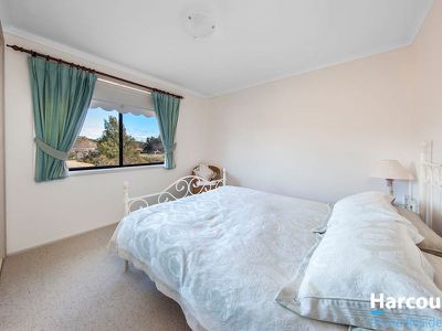 4 Lambie Place, Florey
