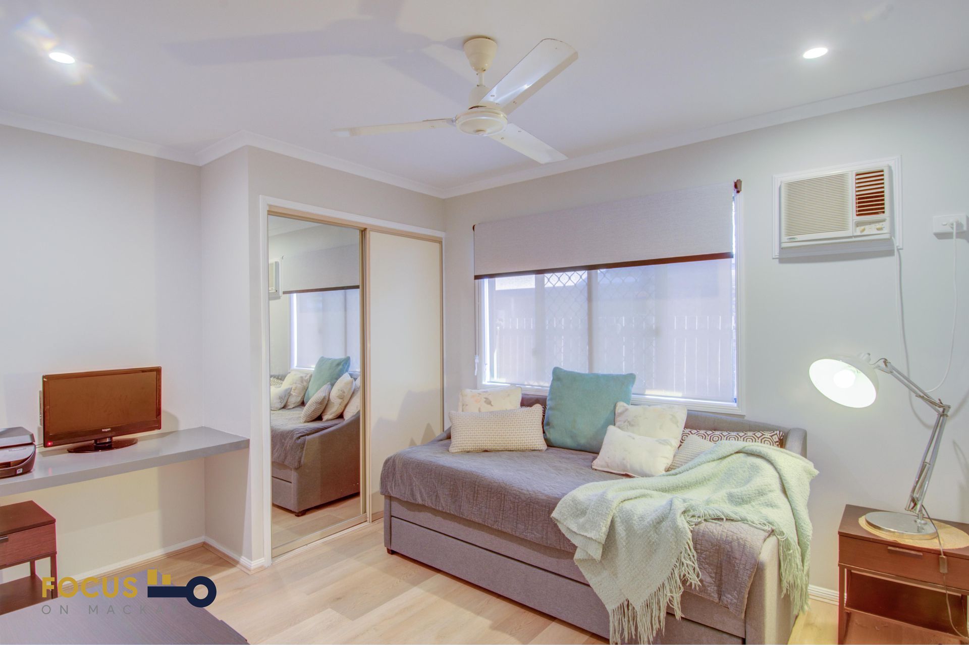 1 Kensington Court, Glenella