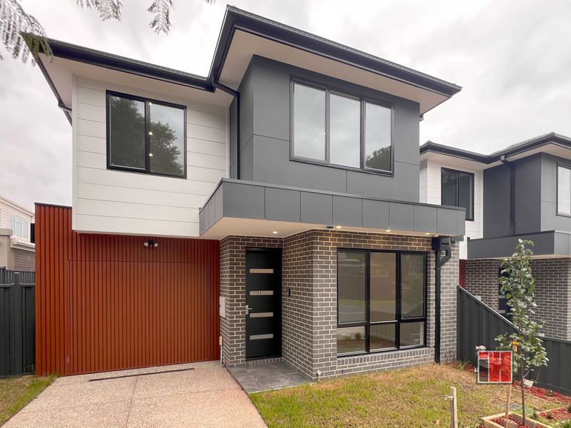 8A Norma Court, Avondale Heights