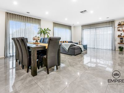 1 Tara Boulevard, Officer