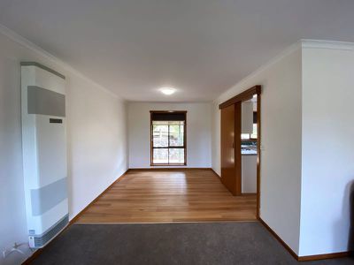 4 Royal Crescent, Hamlyn Heights