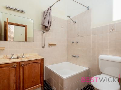 8 / 142 Durham Street, Bathurst