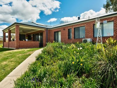 66 Isaacs Avenue, Yackandandah